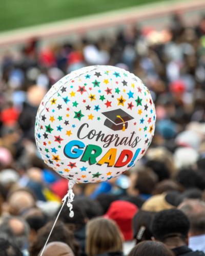Balloon that says congrats grad