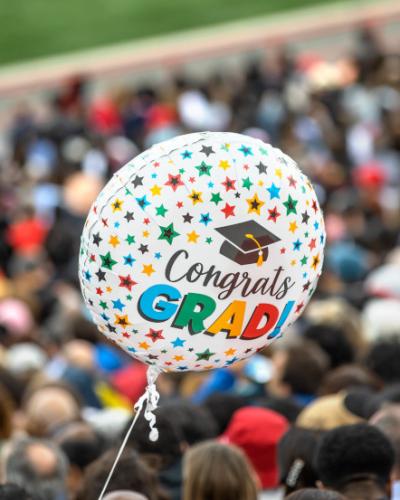 Balloon that says congrats grad.